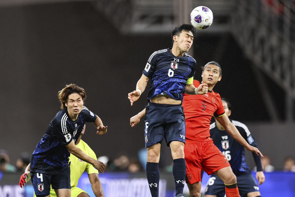 拜仁新战术体系攻守兼备