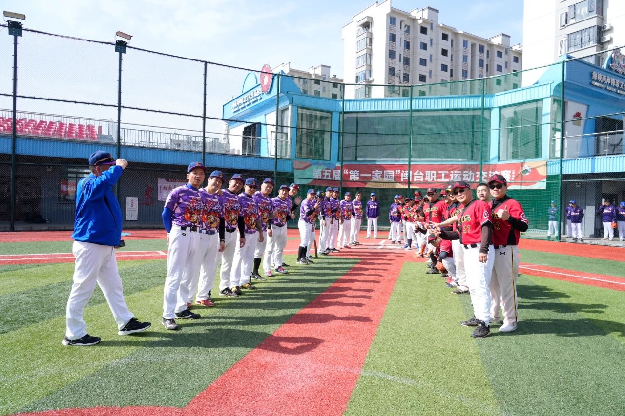 有惊无险，小麦和孔蒂所乘飞机警告灯误报导致飞机迫降