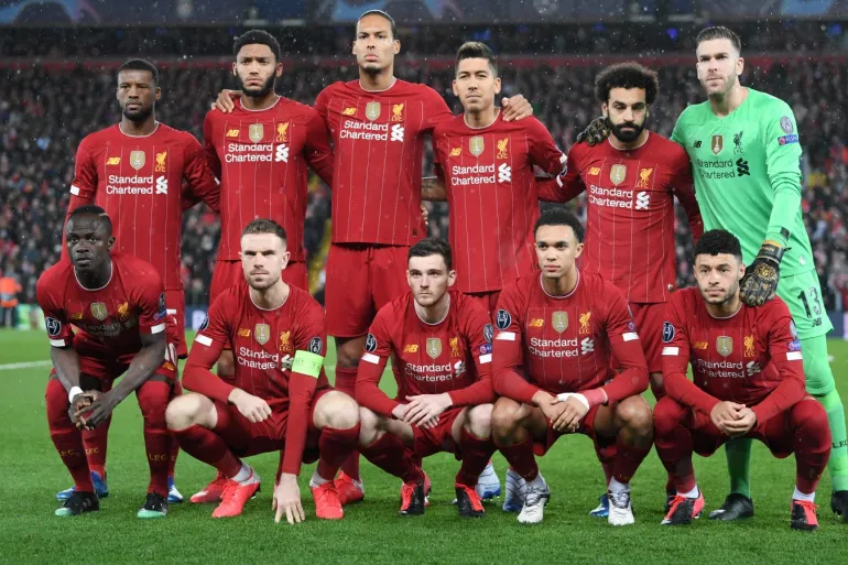 邹市明从奥运冠军到创业失败，经历挫折与反思，展现人生选择与责任的复杂性。