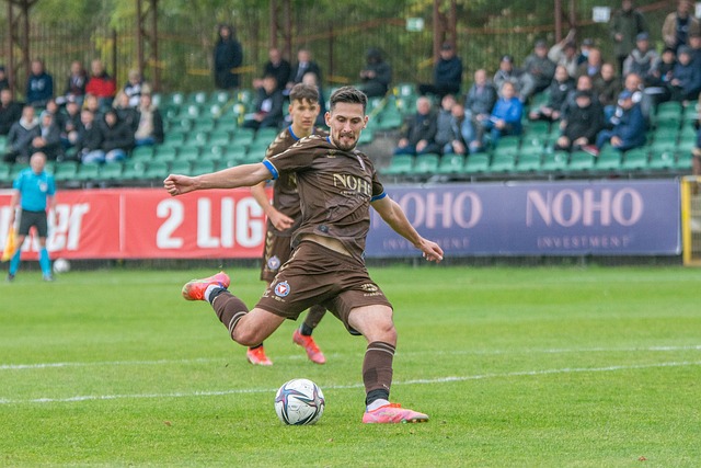 德天空：小腿肌肉受伤的伯卡特至少会缺席12月的比赛